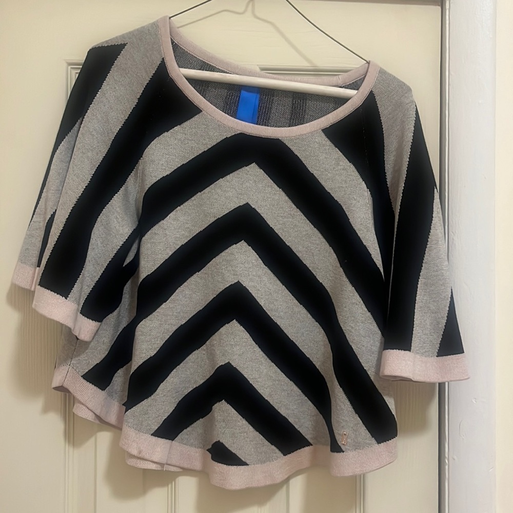 Kit and Ace - Gray & Black Sweater (S/M)